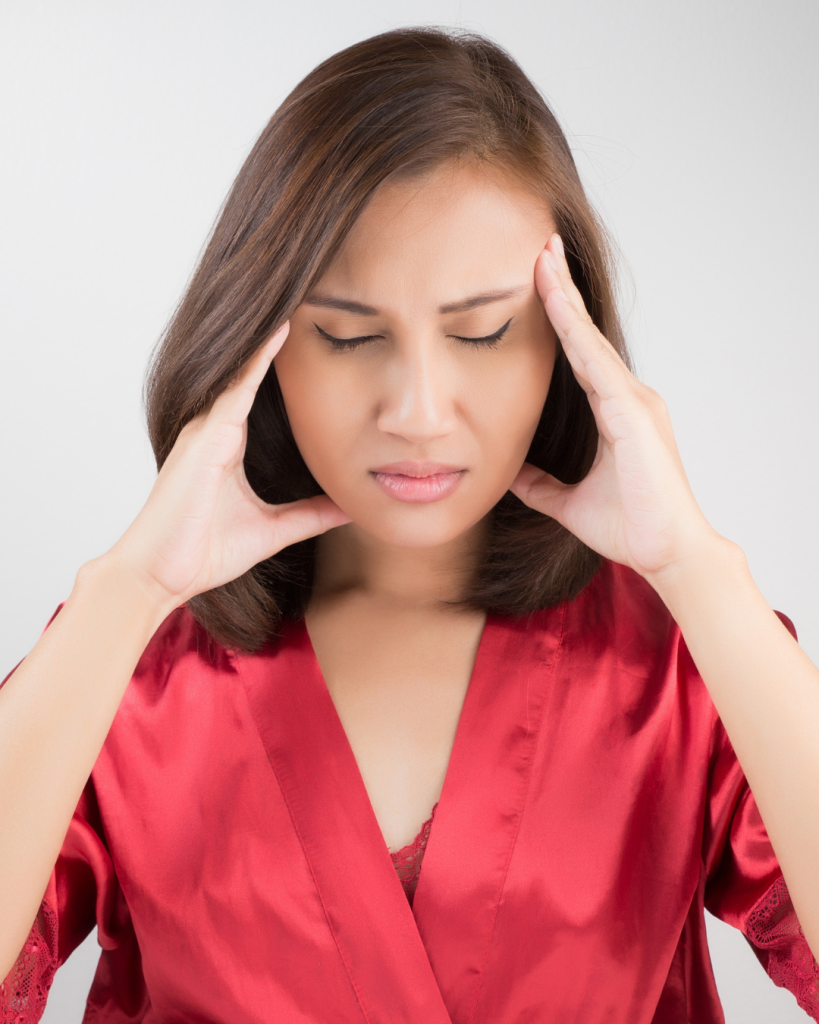 κροταφογναθικές διαταραχές woman in headache